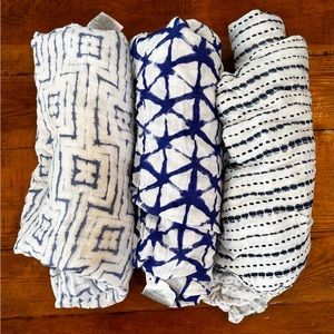 Set of 3 Aden & Anais Silky Soft Blue and White Swaddles